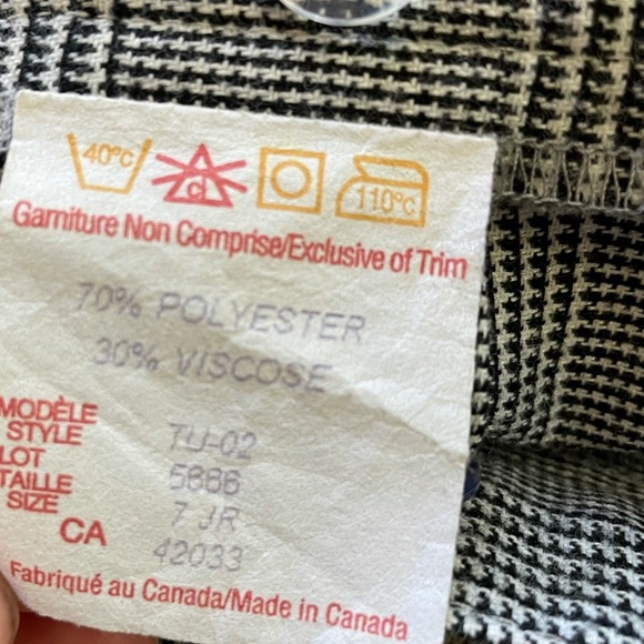 SALE ⬇️VINTAGE BLACK & WHITE Houndstooth CHECKED PLEATED ACADEMIA SKIRT - XS - Picture 10 of 16